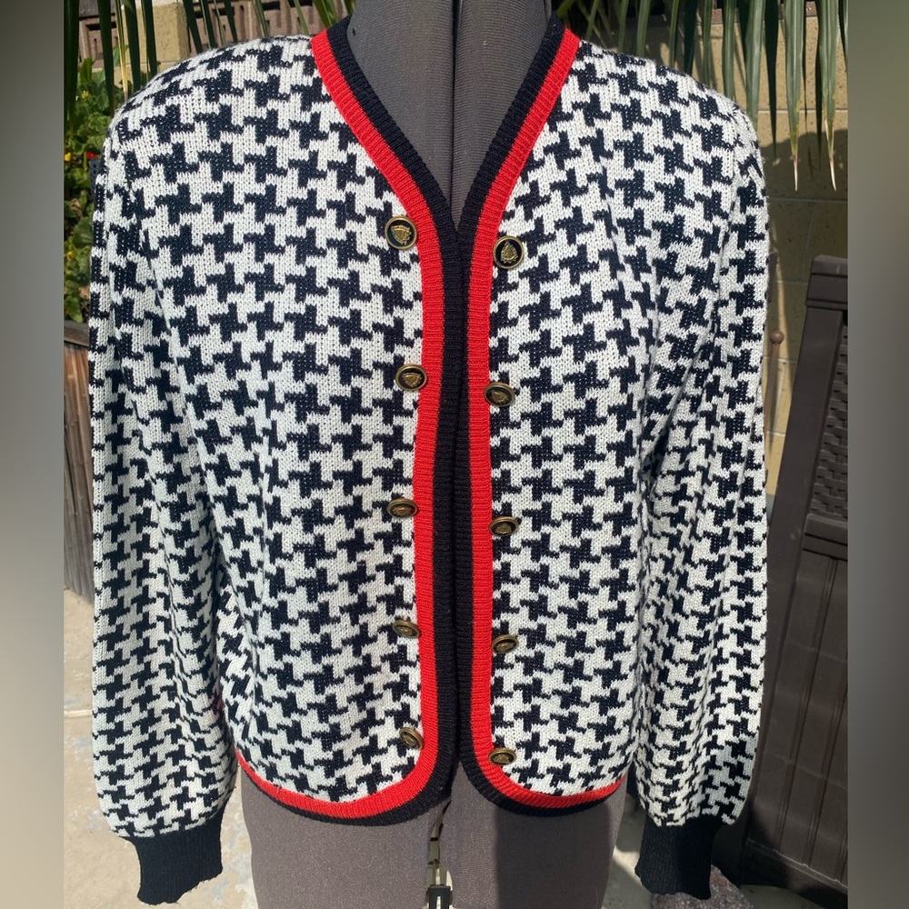 Vintage Houndstooth Sweater with Red Accent 12 Leslie Fay